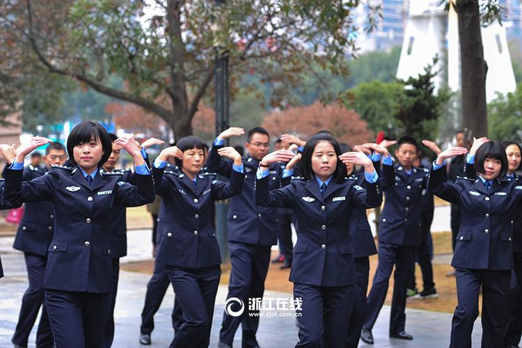 金华警察收入（金华警察收入多少）-图2