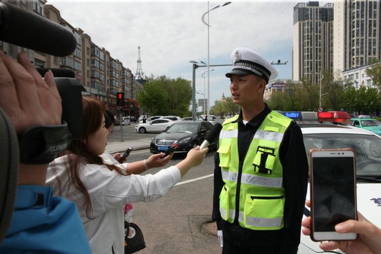 交通辅警收入（交通辅警一年多少钱）-图2